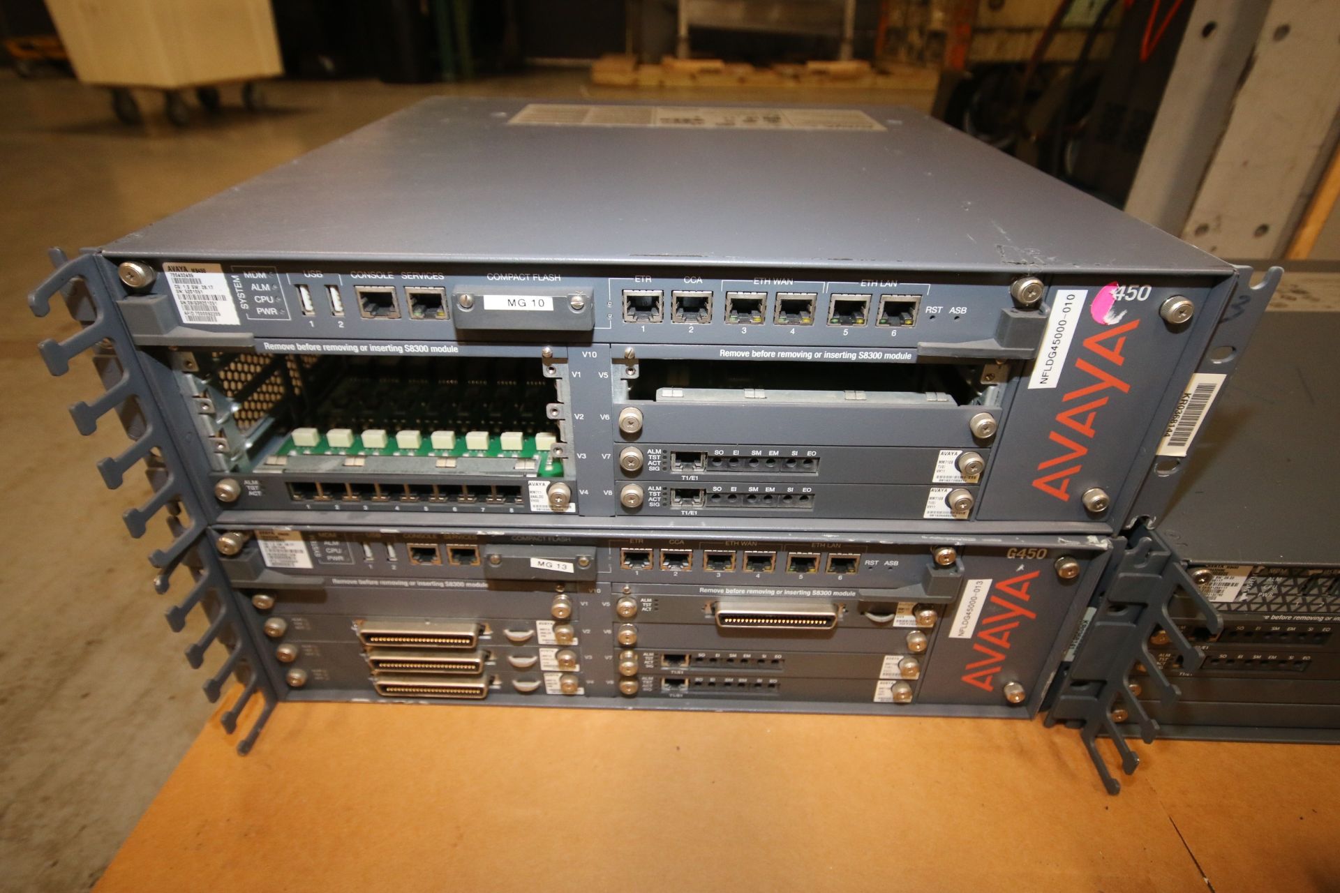 Lot of (3) AVAYA Media Gateway Rack Units, Model 450,(INV#81574)(Located @ the MDG Auction - Bild 2 aus 3