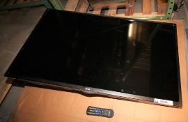LG 47” TV, Model 47LN5750, with Wall Mount & Remote (INV#78244)(Located @ the MDG Showroom - Pgh.,