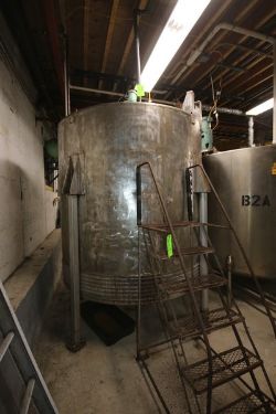 Aprox. 1,500 Gal. Gal. S/S Single Wall Tank, with Top Mounted Lightnin Agitation, with Top Mounted