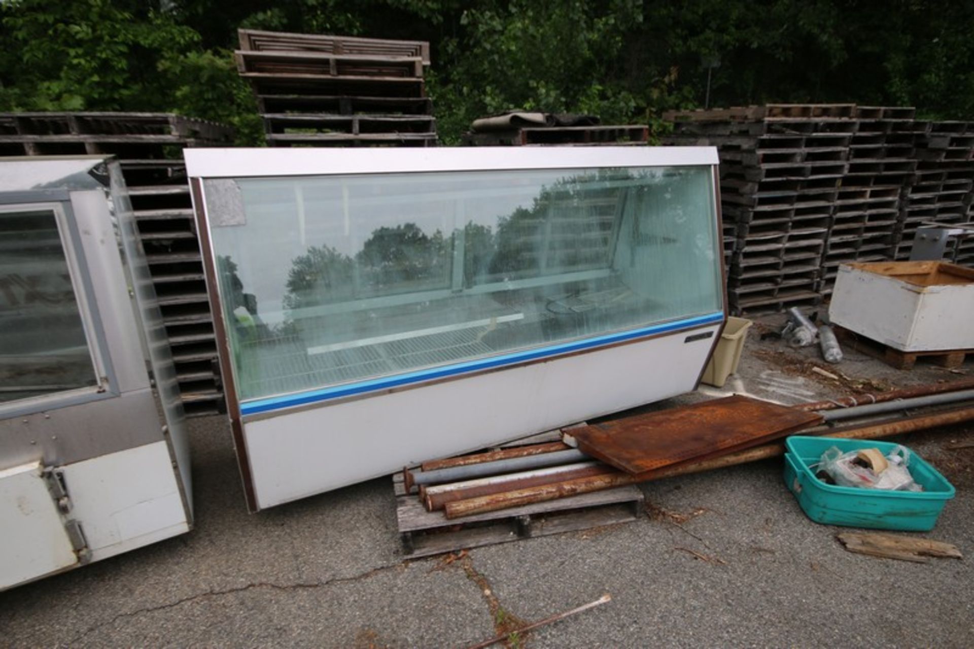 (2) Beverage Air Refrigeration Display Cases (LOCATED IN WOONSOCKET, RI) - Image 2 of 4