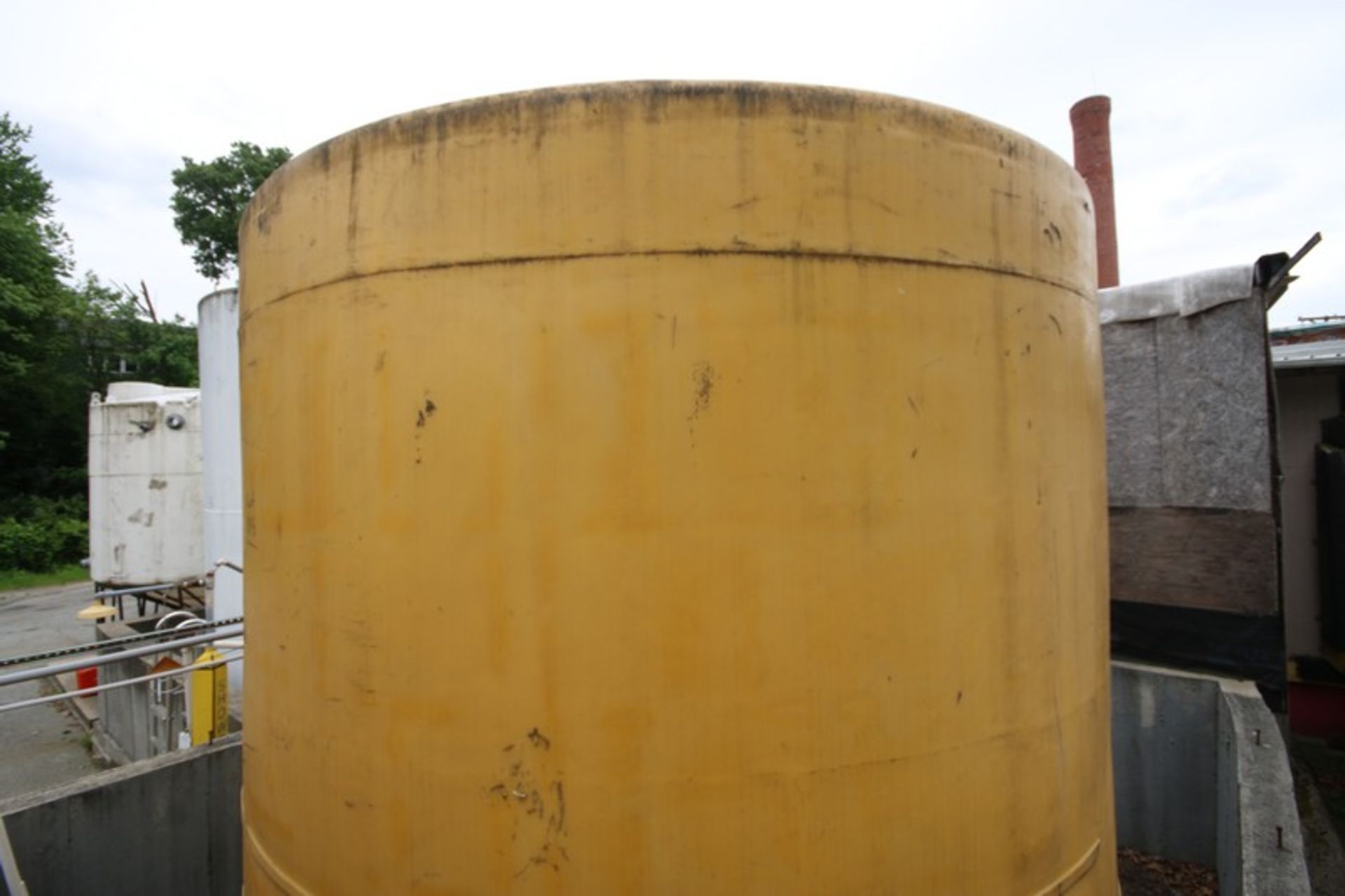 Aprox. 10,000 Gal. Vertical Plastic Tank (LOCATED IN WOONSOCKET, RI) - Image 3 of 4