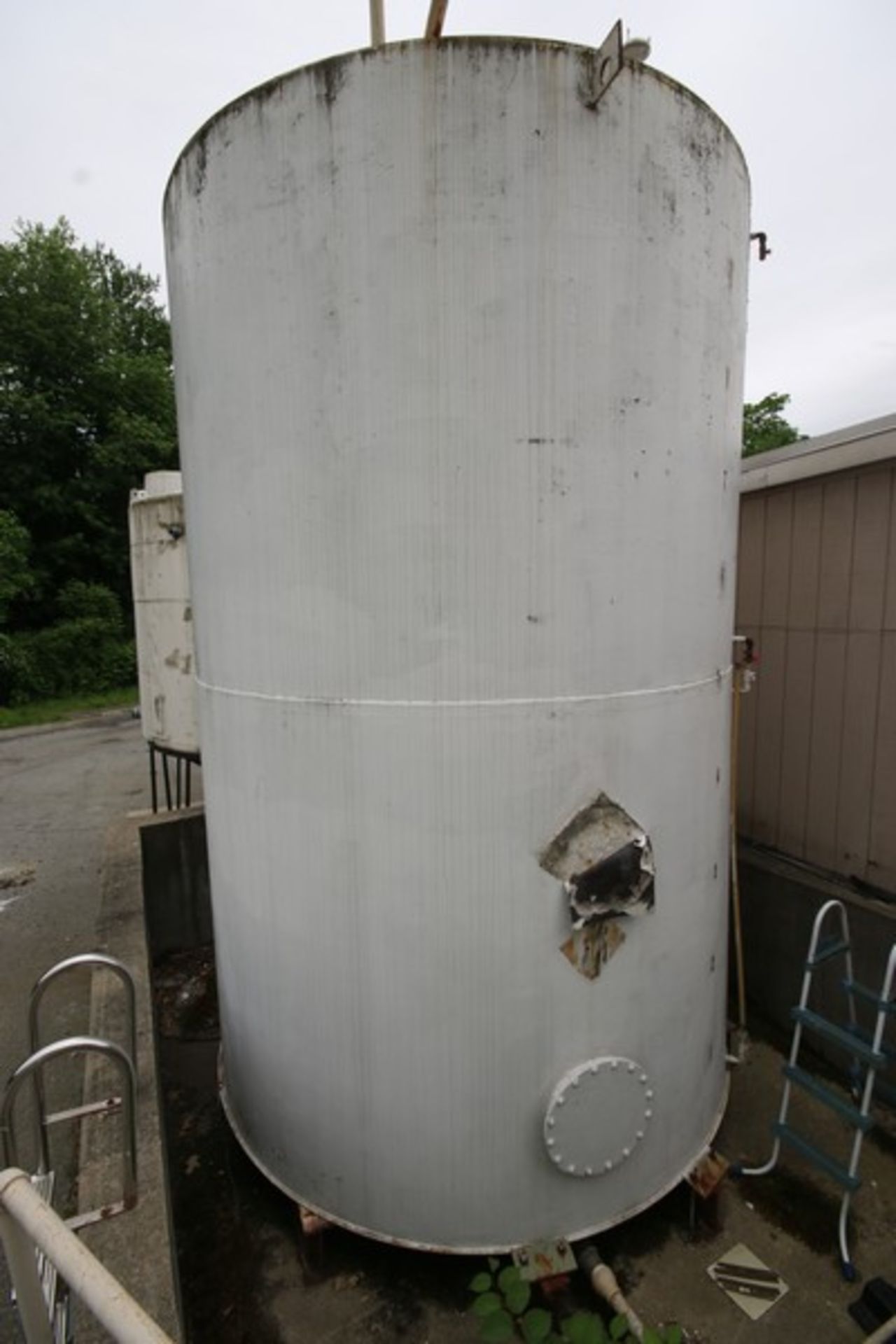 Aprox. 10,000 Gal. Vertical Chemical Tank, with Painted Exterior (LOCATED IN WOONSOCKET, RI) - Image 3 of 3