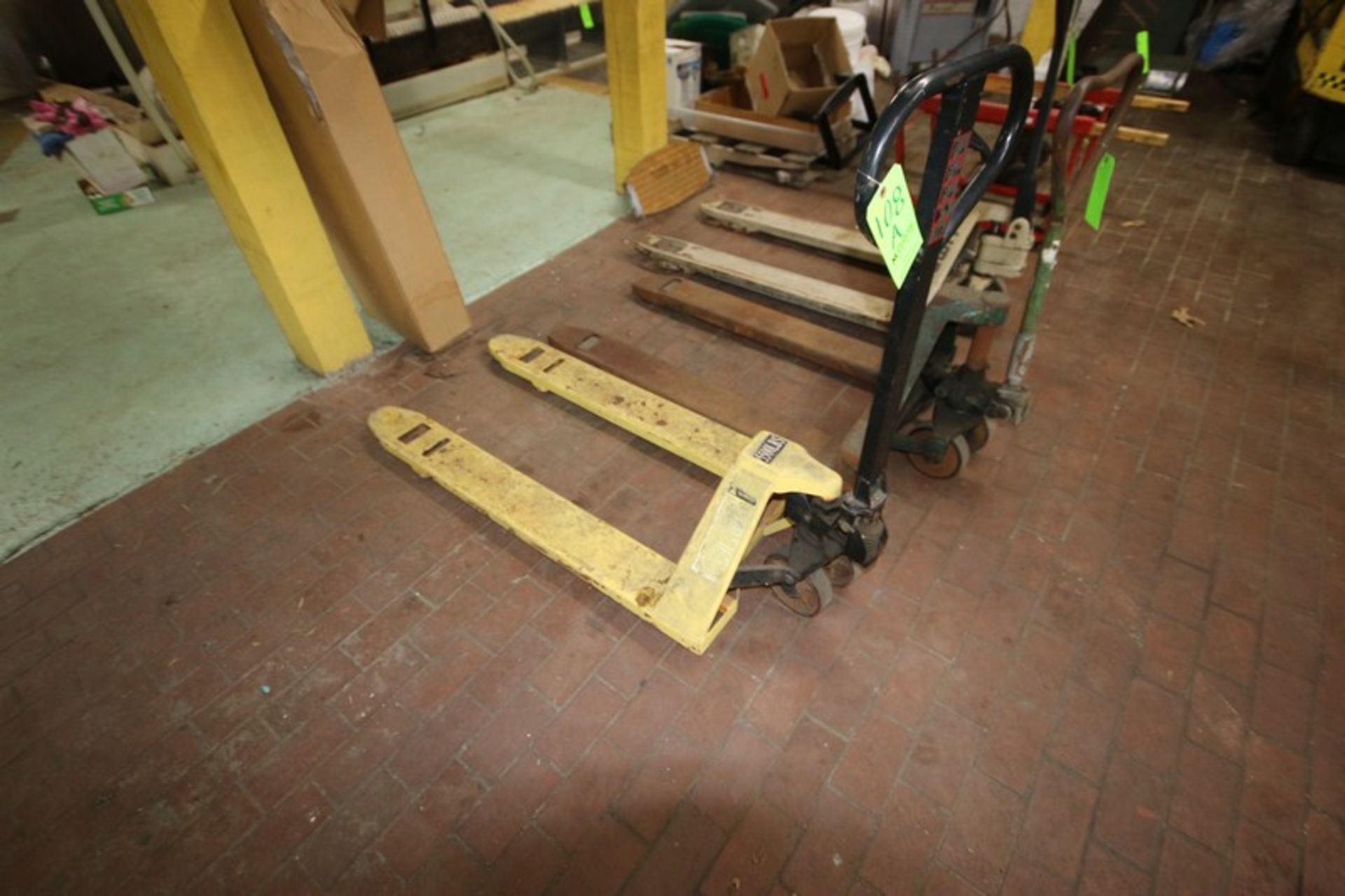 ULINE Hydraulic Pallet Jack, 5,500 lb. Capacity (LOCATED IN WOONSOCKET, RI)