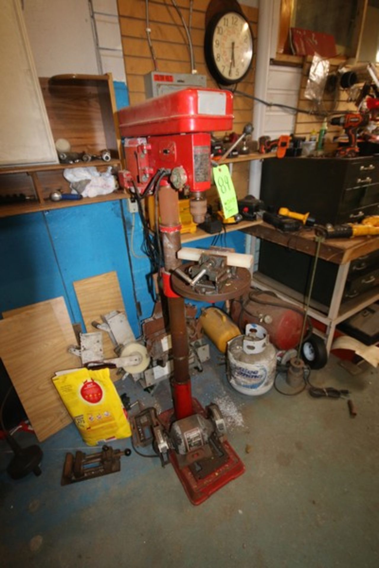 Dayton 12 Speed Heavy Duty Drill Press, M/N DF-12, Capacity: Chuck 5/8 Inch, Spindle JT.3, with Vise