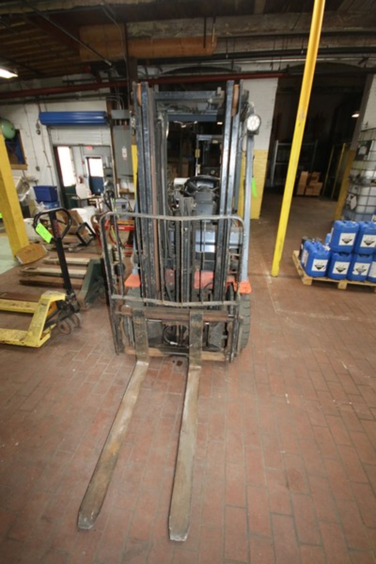 Toyota 6,000 lb. Sit-Down Propane Forklift, M/N 7FCU15, S/N 63030, with 2-Stage Mast & Side Shift, - Image 2 of 8