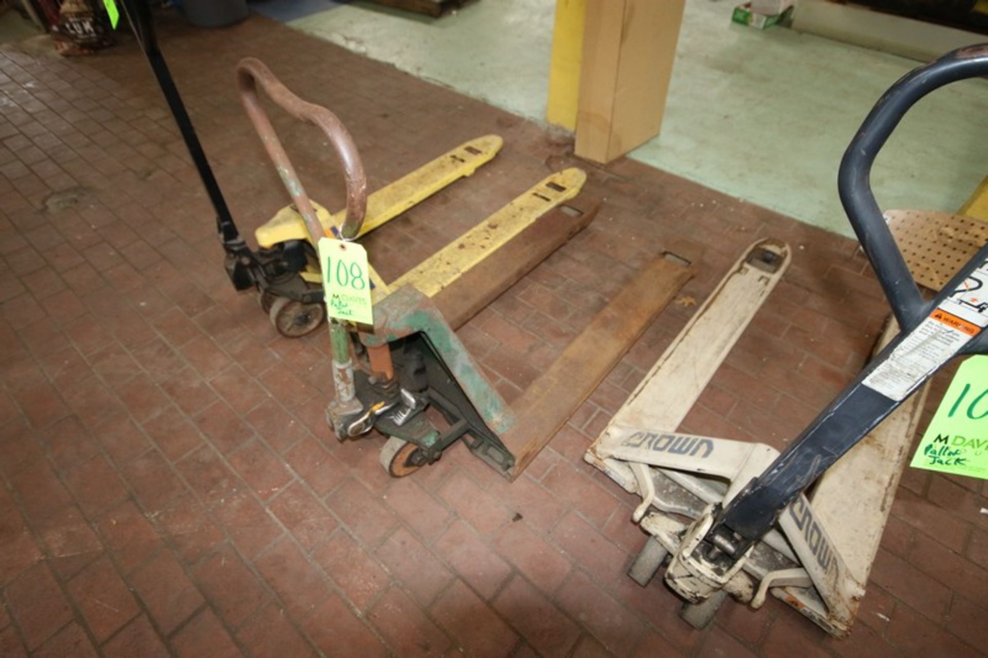 Hydraulic Pallet Jack, 5,500 lb. Capacity (LOCATED IN WOONSOCKET, RI)