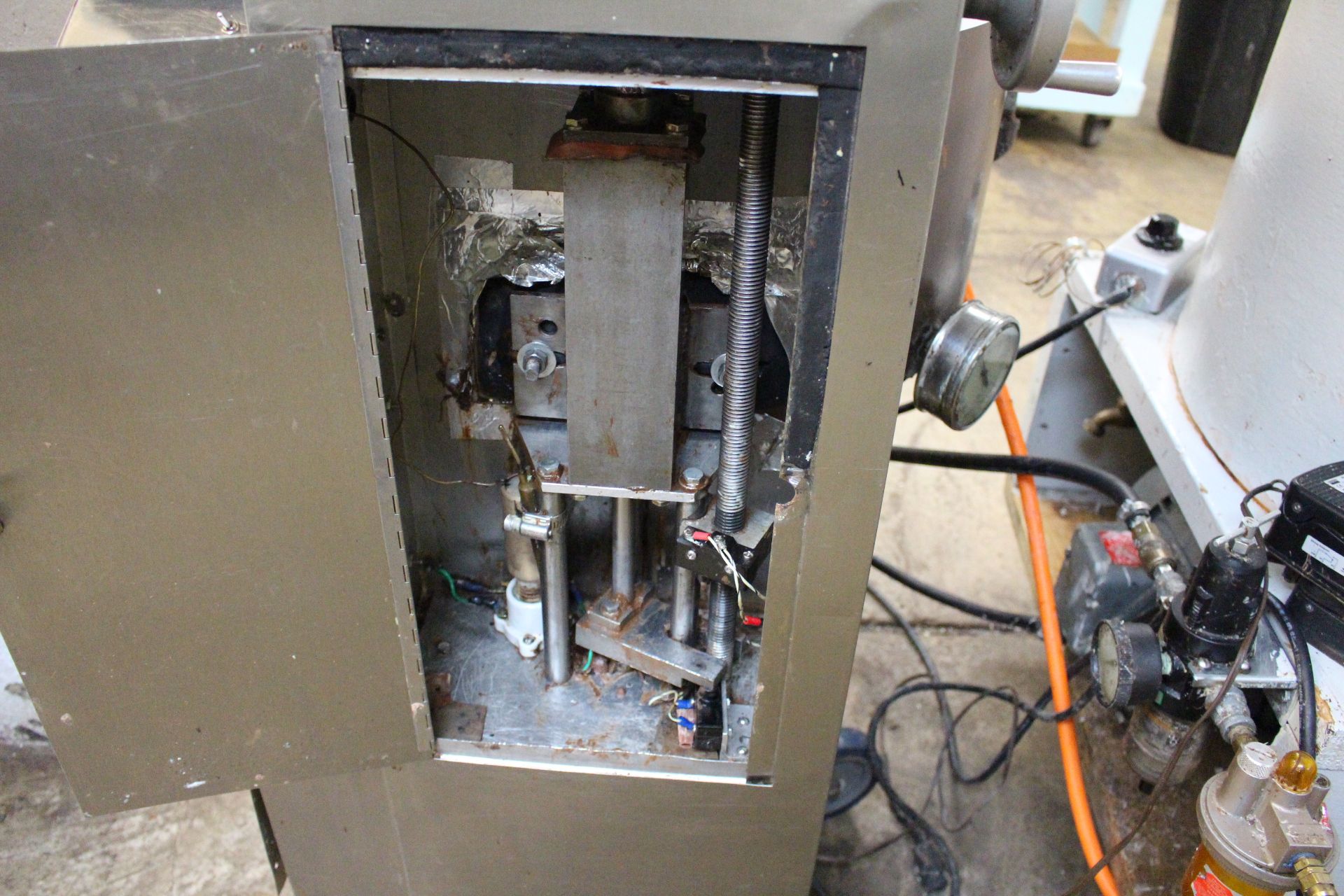 Wahl air operated metering pump - Image 2 of 2