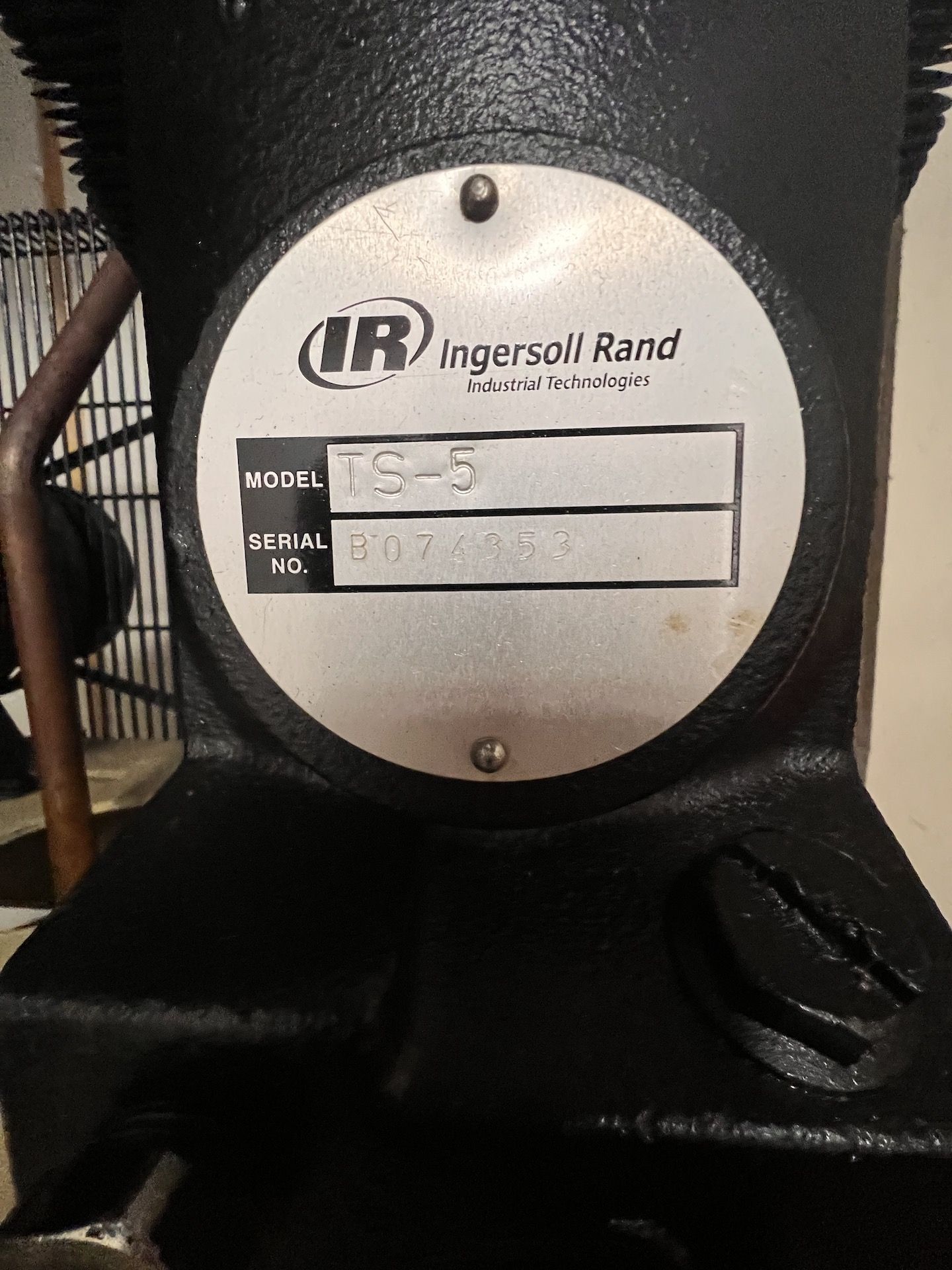 INGERSOL RAND RECIPROCATING AIR COMPRESSOR, MODEL TS4N5, S/N 1011010276, 5 HP, 3450 RPM, - Bild 6 aus 14