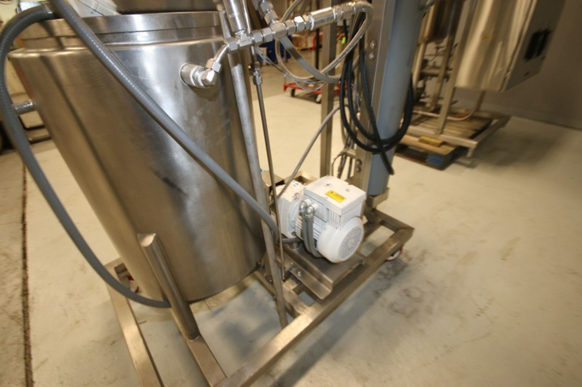 Self contained electric heated stainless steel chocolate process skid, With approximately 100 gallon - Image 8 of 11