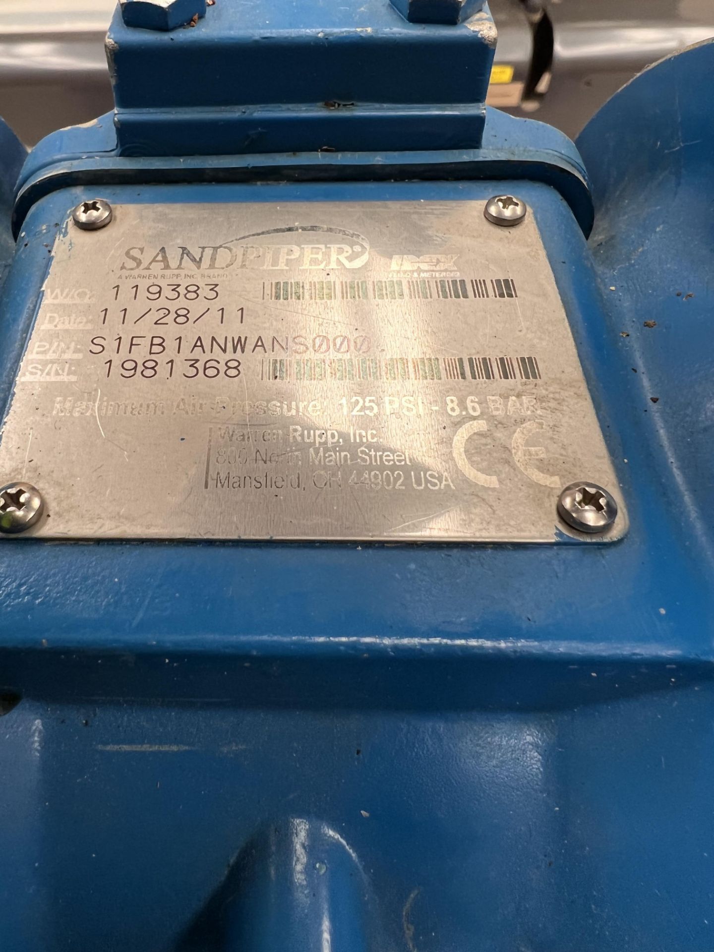 SANDPIPER 1" BELLOW DIAPHRAGM PUMP, S/N 1981368, 125 PSI, INCLUDES EGMO PNEUMATIC 2" S/S BUTTERFLY - Image 2 of 4