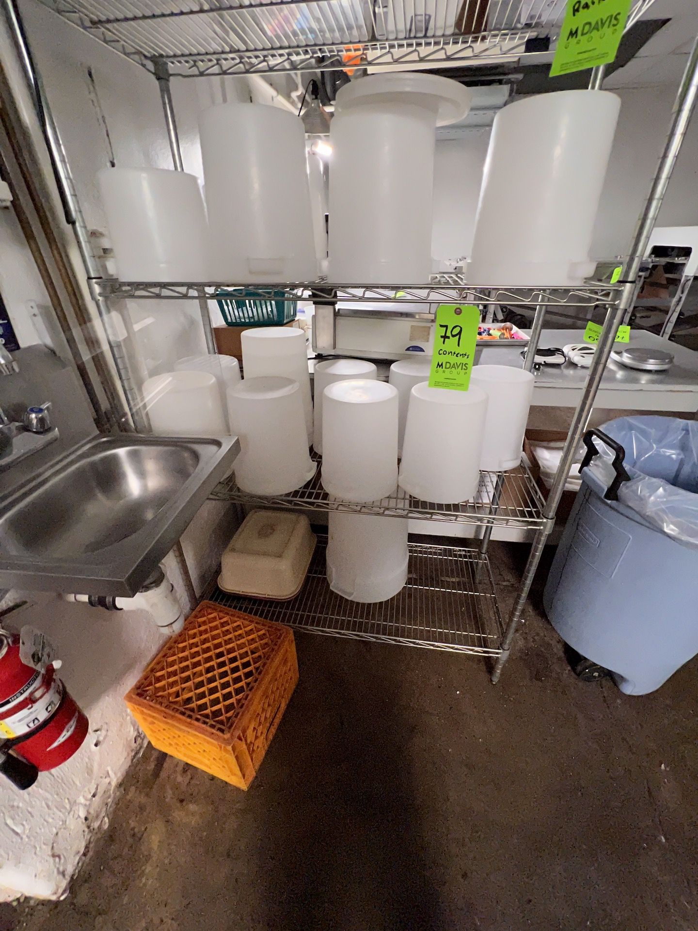 CONTENTS OF RACK, INCLUDES ASSORTED PARADE BO800 AND OTHER SIZE CONTAINTERS, VARIOUS SIZES, QUART - Image 3 of 4