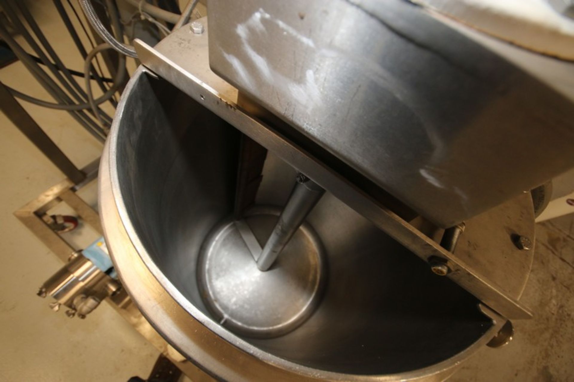 Self contained electric heated stainless steel chocolate process skid, With approximately 100 gallon - Image 5 of 11