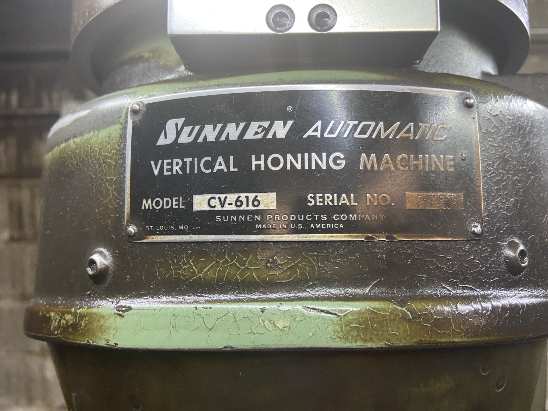 Sunnen Vertical Honing Machine, M/N CV-616, S/N 2797, with Some Tooling (LOCATED IN PITTSBURGH, PA) - Image 4 of 5