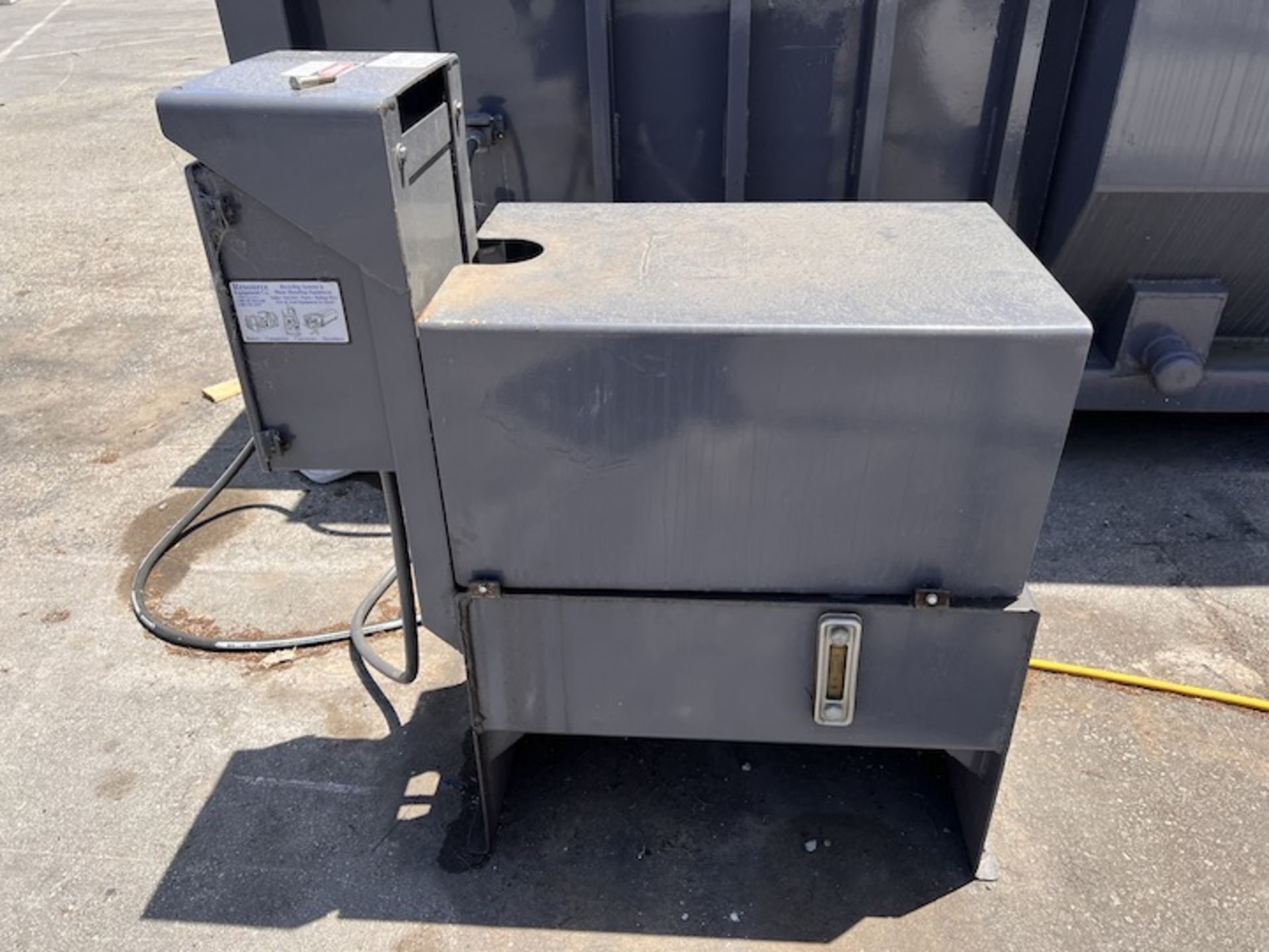 2021 TRASH COMPACTOR WITH HYDRAULIC POWER PACK - Image 16 of 20