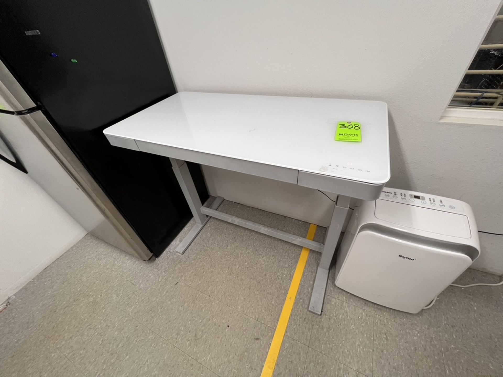 ELECTRIC ADJUSTABLE STANDING DESK