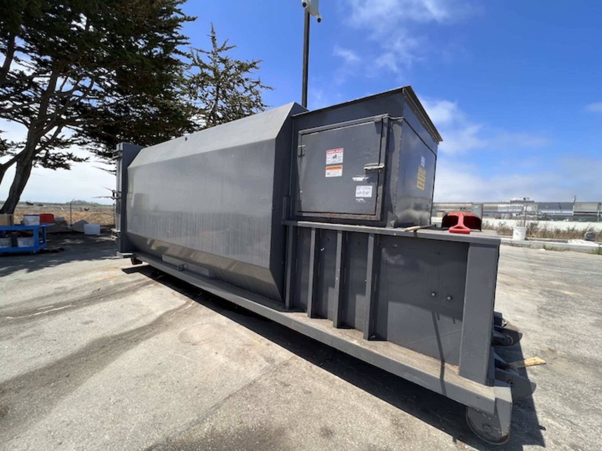 2021 TRASH COMPACTOR WITH HYDRAULIC POWER PACK - Image 6 of 20