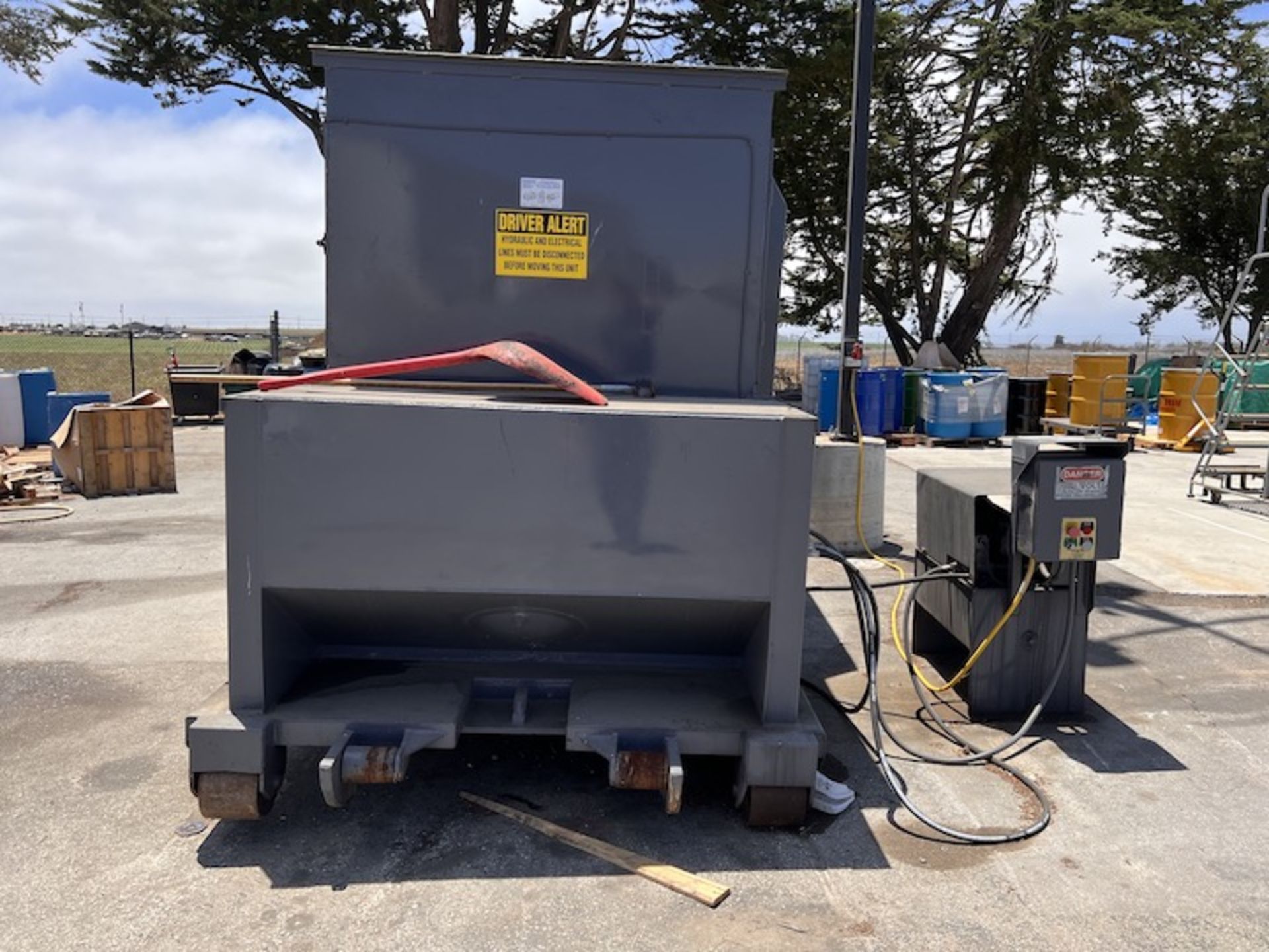 2021 TRASH COMPACTOR WITH HYDRAULIC POWER PACK - Image 20 of 20
