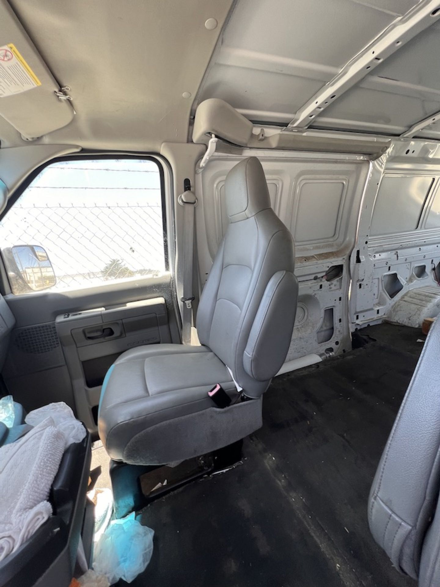 2013 FORD E-250 SUPER DUTY COMMERCIAL VAN, ODOMETER MILEAGE 82,474 -- LICENSE NUMBER 57913K1 - Image 4 of 33