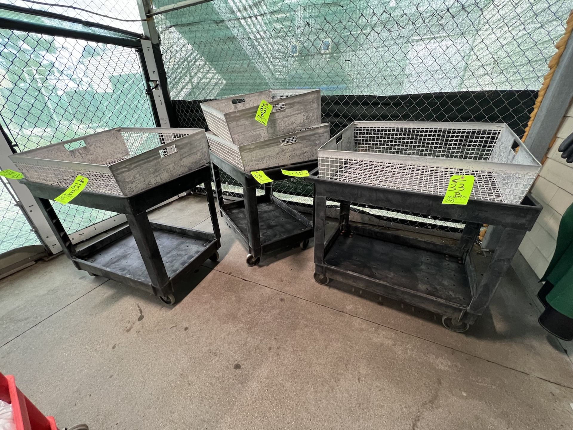 (4) TOTES FOR TILT BRAISING TABLES AND (3) PUSH CARTS - Image 5 of 5