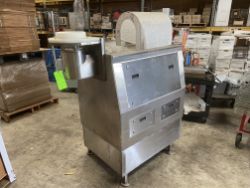 E220 S/S Extruder, Mounted on S/S Legs (LOCATED IN PLAINSBORO, N.J.)
