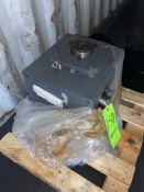 NEW Gear Box (LOCATED IN SAN BENARDINO, CA)(RIGGING, LOADING, & SITE MANAGEMENT FEE: $50.00 USD)