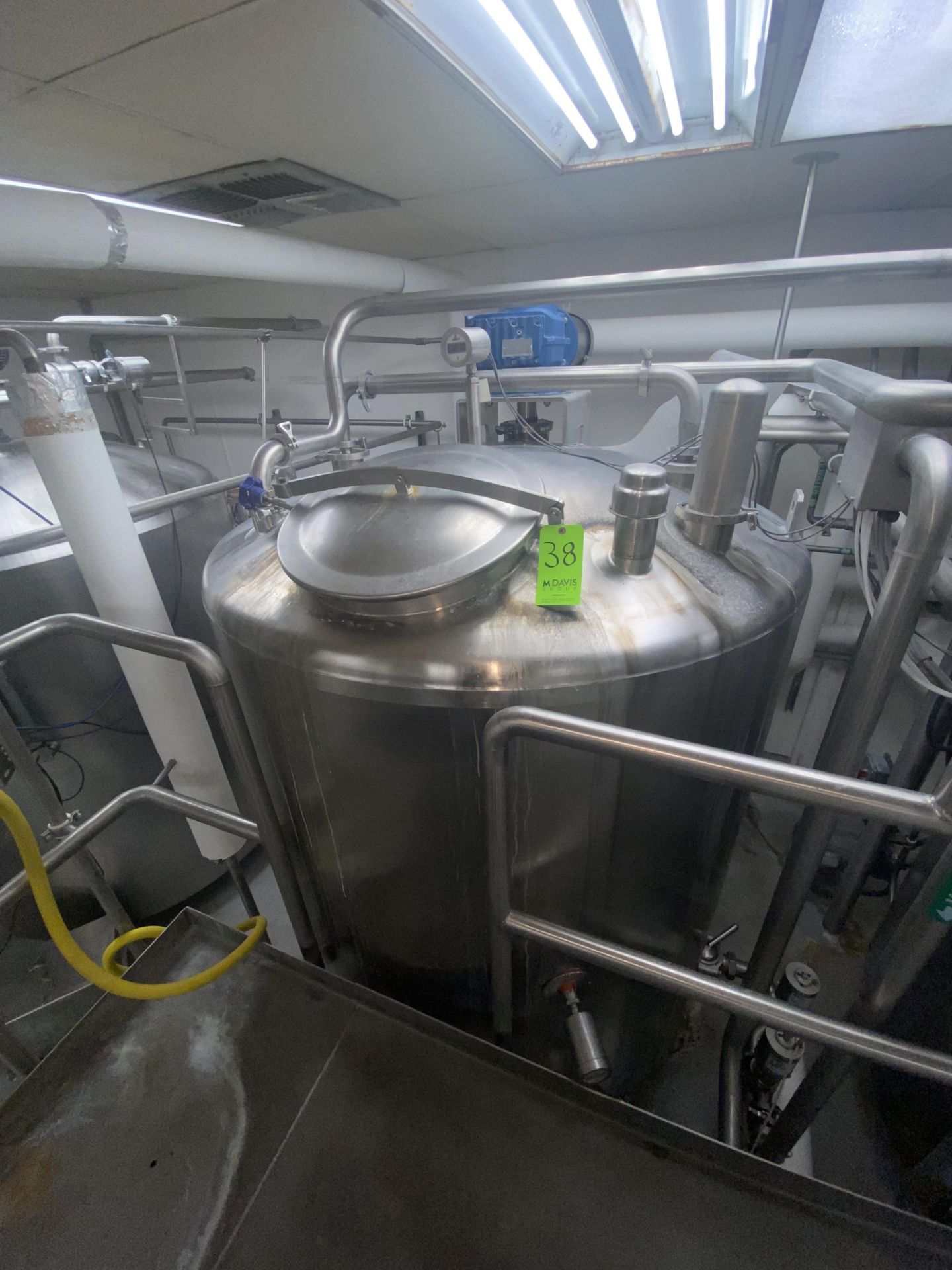 2013 Custom Fabricating Inc. 800 Gal. Legal Pasteurize, S/N 15517-001A, Material 316 L 304, Jacket