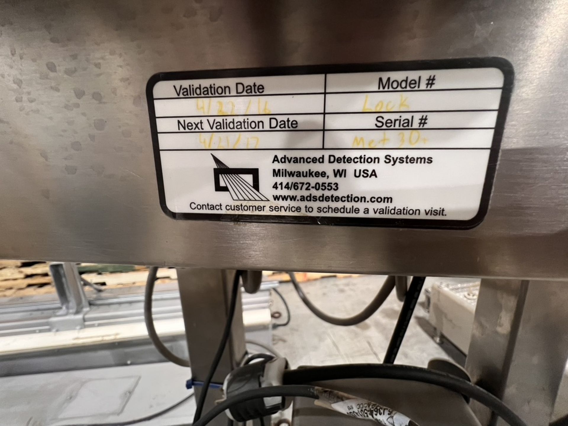 LOCK INSPECTION SYSTEMS FLOW-THROUGH METAL DETECTOR WITH PNEUMATIC REJECT VALVE, MODEL MET 30+, - Image 7 of 9