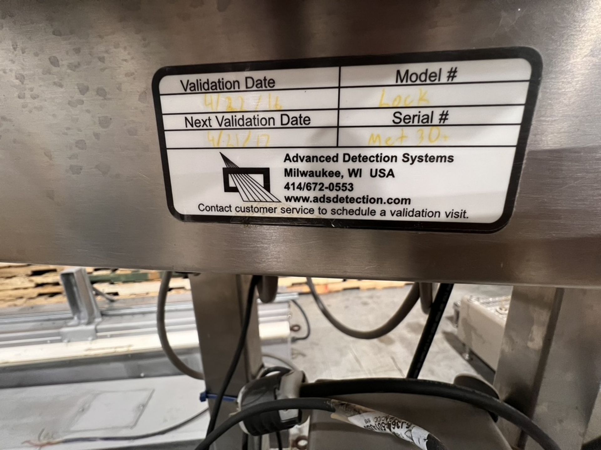 LOCK INSPECTION SYSTEMS FLOW-THROUGH METAL DETECTOR WITH PNEUMATIC REJECT VALVE, MODEL MET 30+, - Image 9 of 9