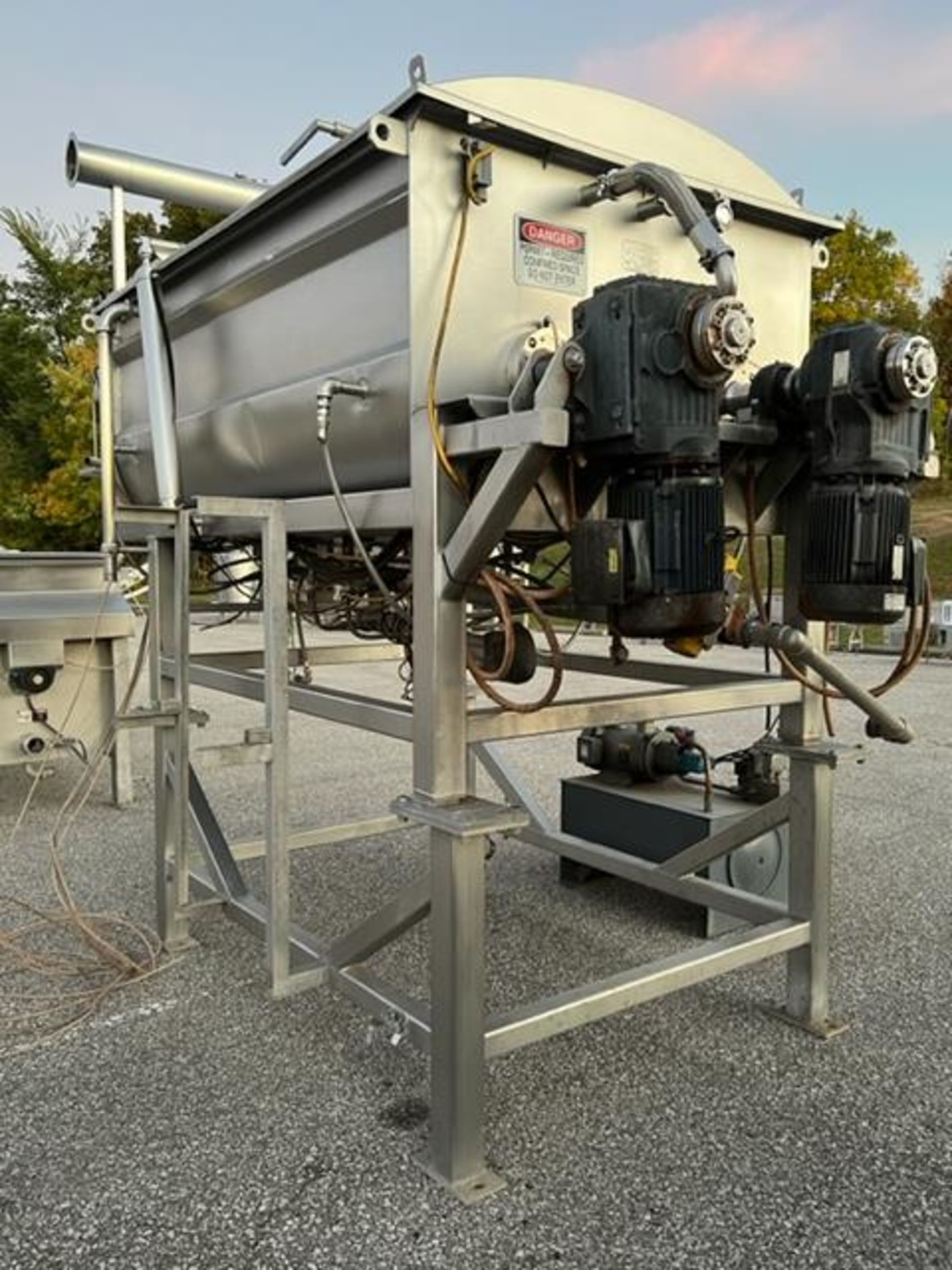 MTC S/S JACKETED DUAL-SCREW 5,000 LB COOKER, MODEL SC-5000-8RS, S/N 0710322, HYDRAQUIP POWER PACK(LO - Image 4 of 13