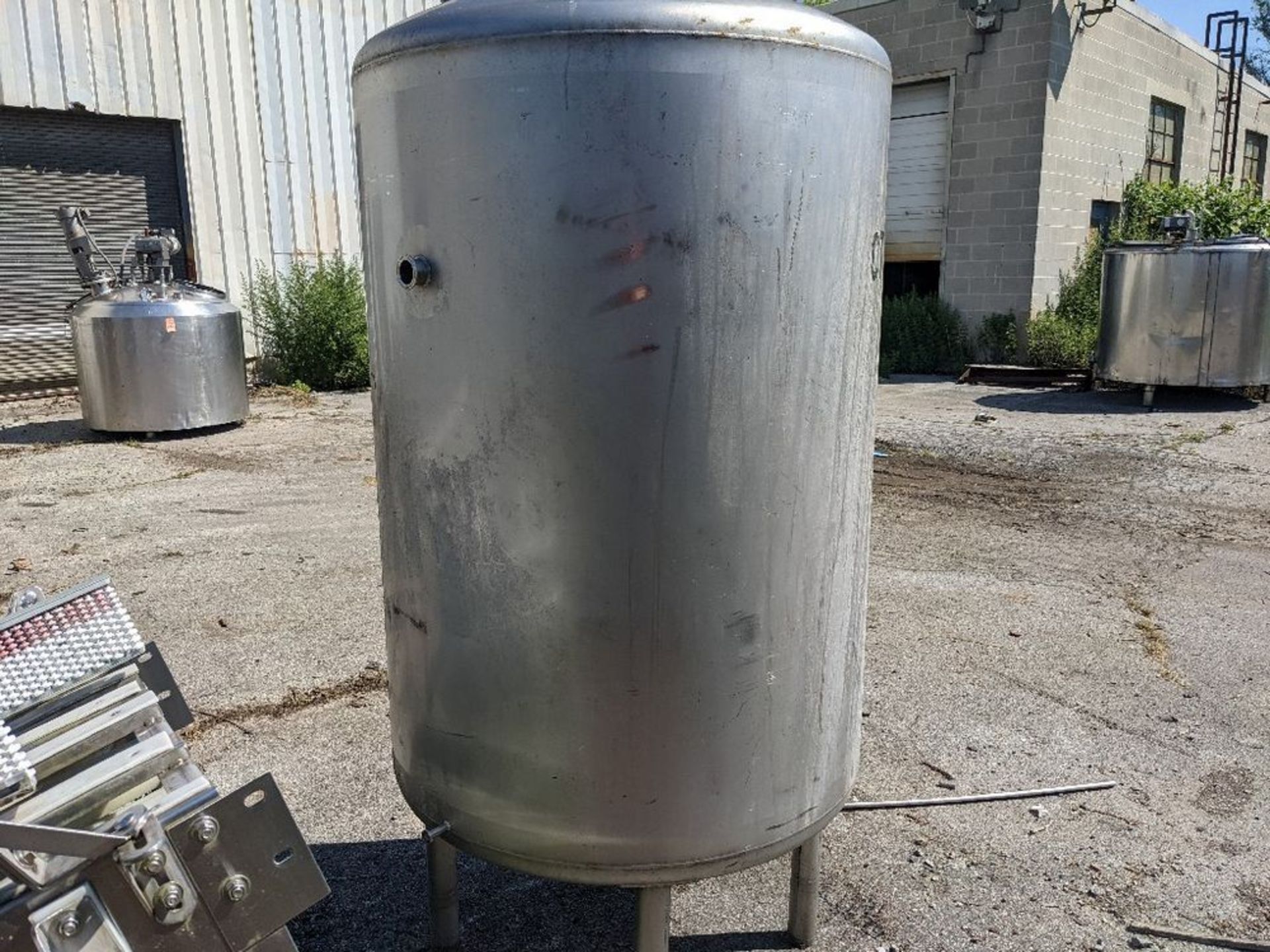 Qty (1) Vertical Single Wall Stainless Steel Pressure Tank 250 Gallon - 250 gallon capacity - - Image 2 of 4