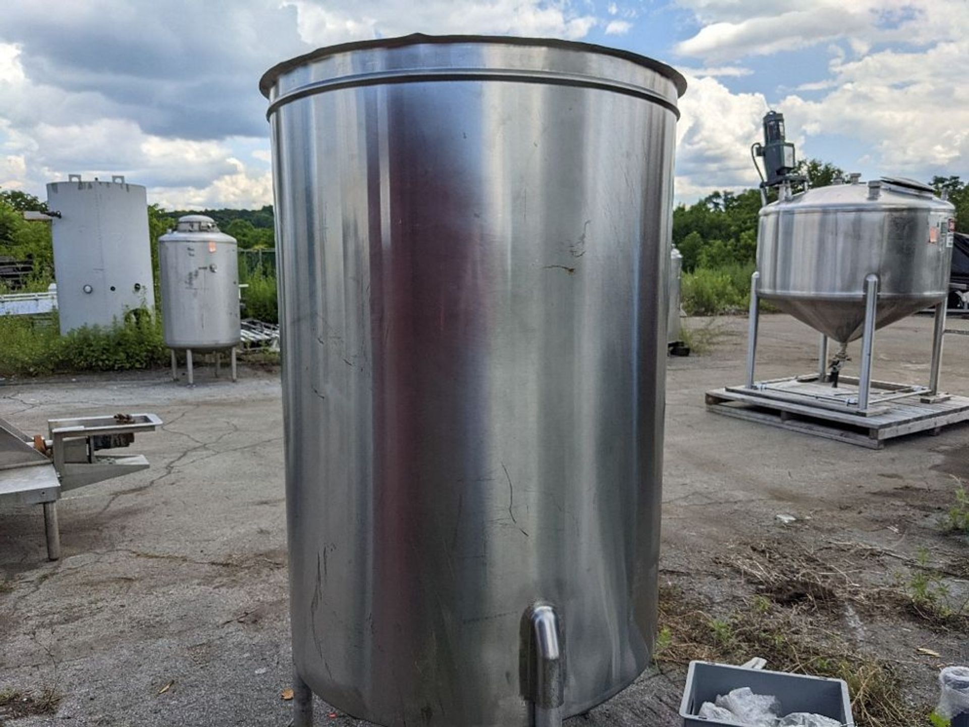 Qty (1) Potter and Rayfield Single Wall Vertical Agitated Stainless Steel Tank 312 Gallon - Open top