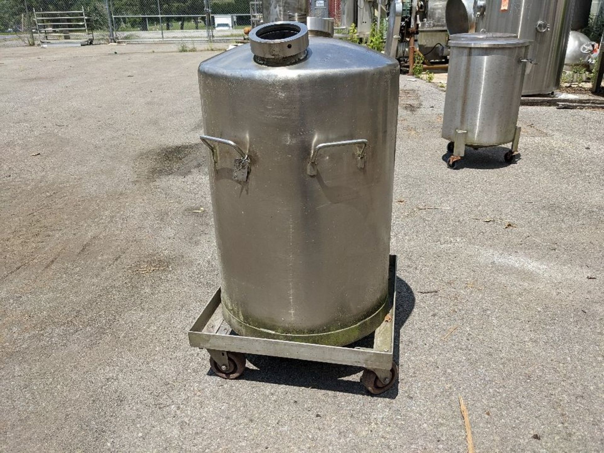 Qty (1) Stainless Steel Reactor - Pressure Vessel - 30 Gallon Stainless steel domed top reactor - - Image 3 of 4