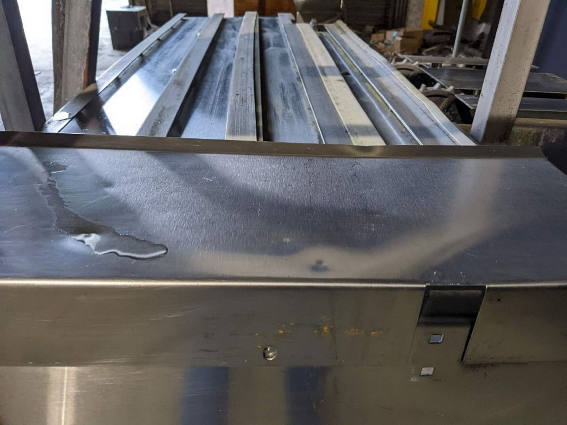 Qty (1) All Stainless Steel Dynamic Transfer Conveyor - Including Drive for 18" W Matt Top Chain - - Image 4 of 7
