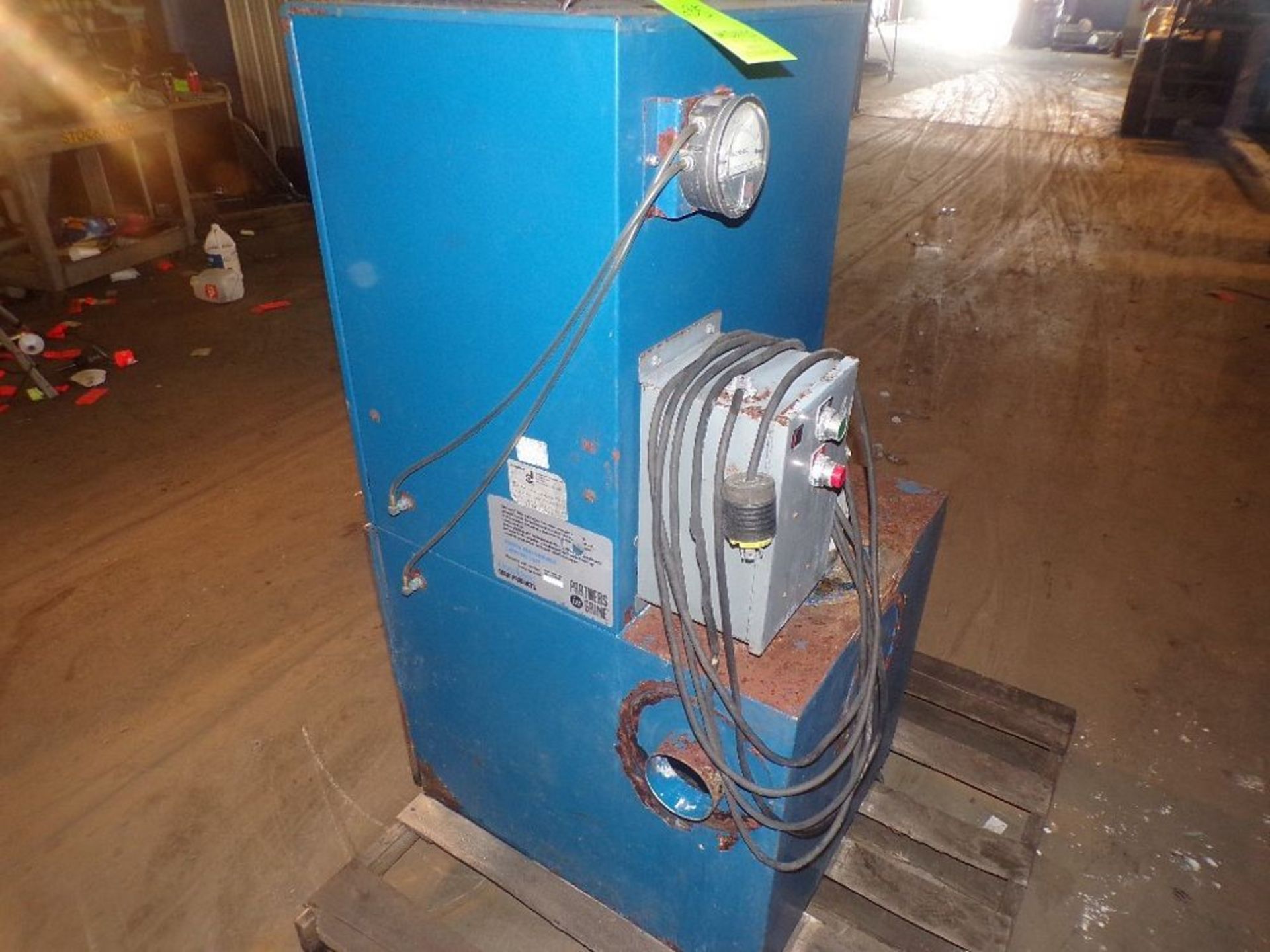 Qty (1) Torit VS 550 Dust Collector - Dust collector canister type. - 550 CFM air flow - 1 HP 220/ - Image 4 of 5