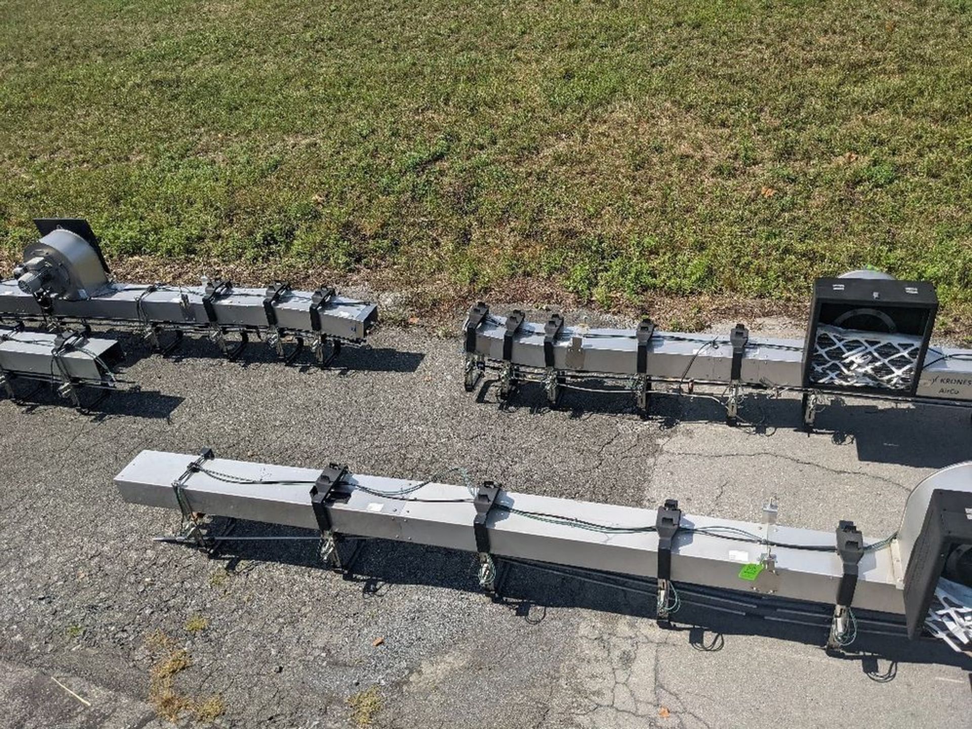 Krones Air Conveyor Sections Including (4) 20' Straight w/ Blowers (1) 36’ Straight w/ Blowers (1) - Image 3 of 9