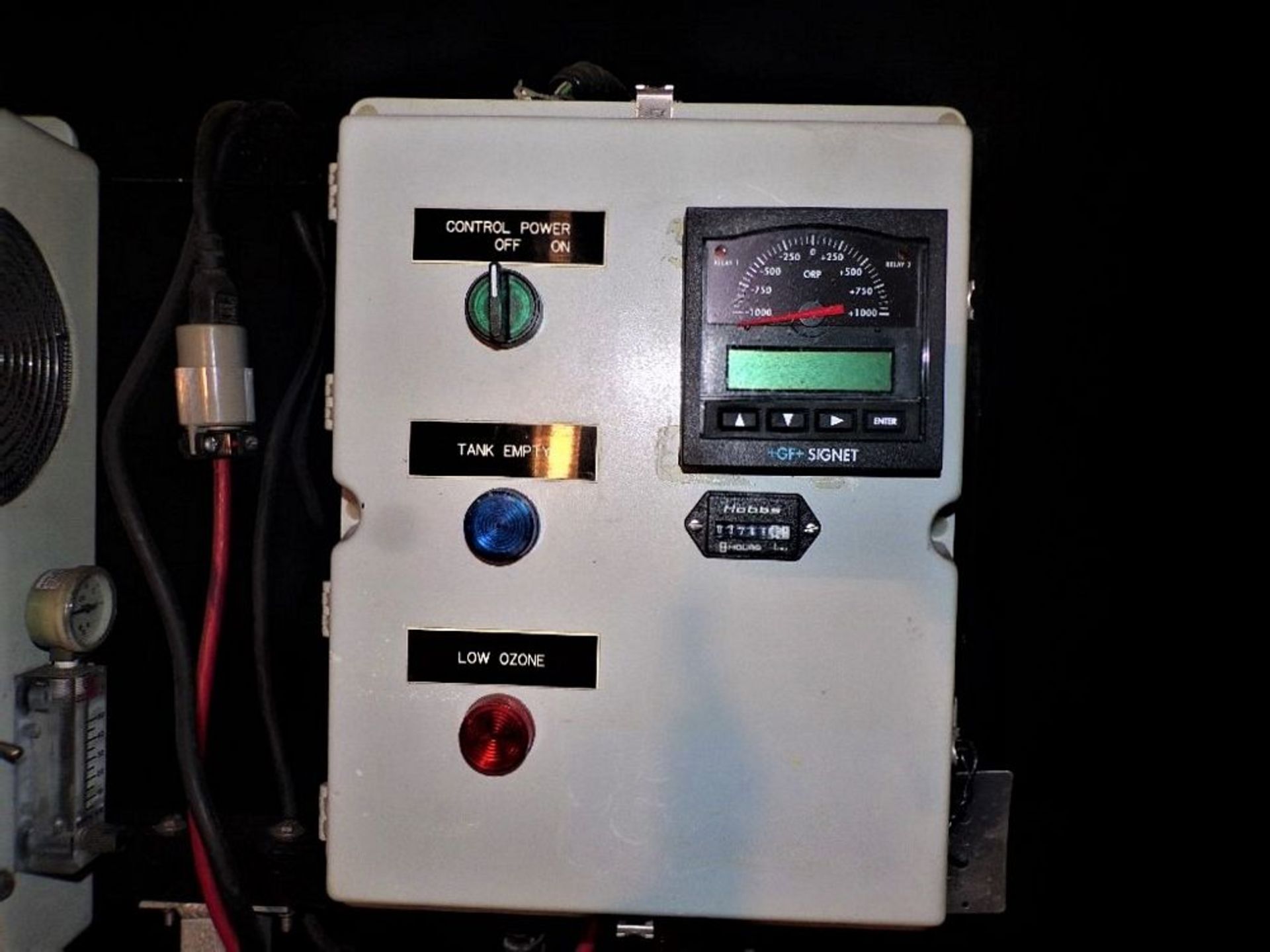 Qty (1) Ozone Generator - Ozonator Compact and easy to install, the P-2000 corona discharge wall- - Image 5 of 5
