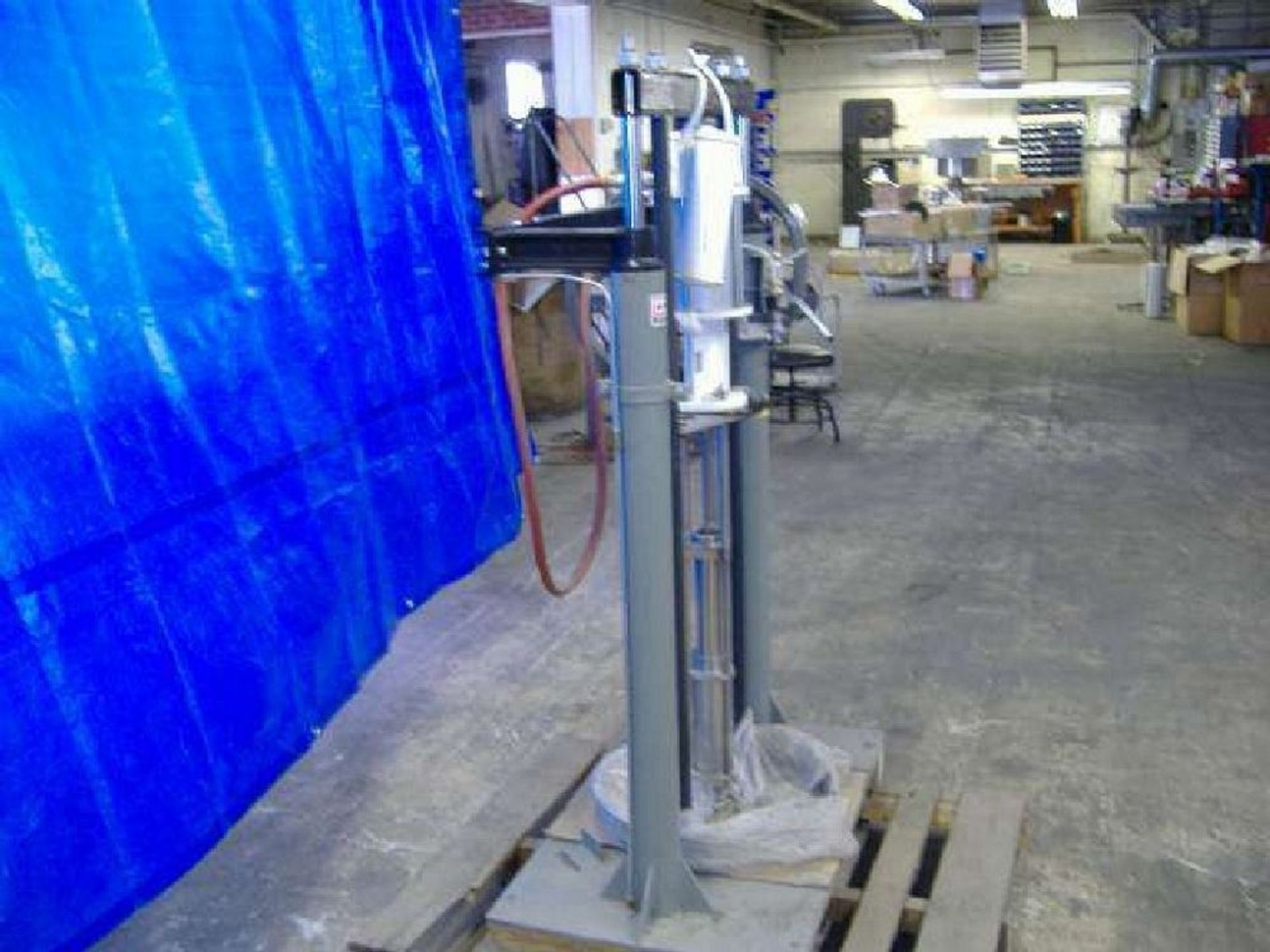 Qty (1) Pneumatic Drum Unloader - Sanitary - Pneumatic driven drum pump. - 22' diameter plunger with - Image 2 of 7