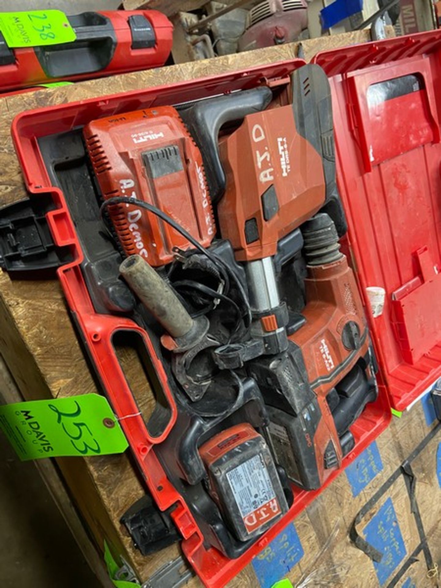 HILTI Cordless Rotary Hammer, M/N TE 6-A22, Includes Dust Removal System, M/N TETS-6-71-CA, with - Image 2 of 12
