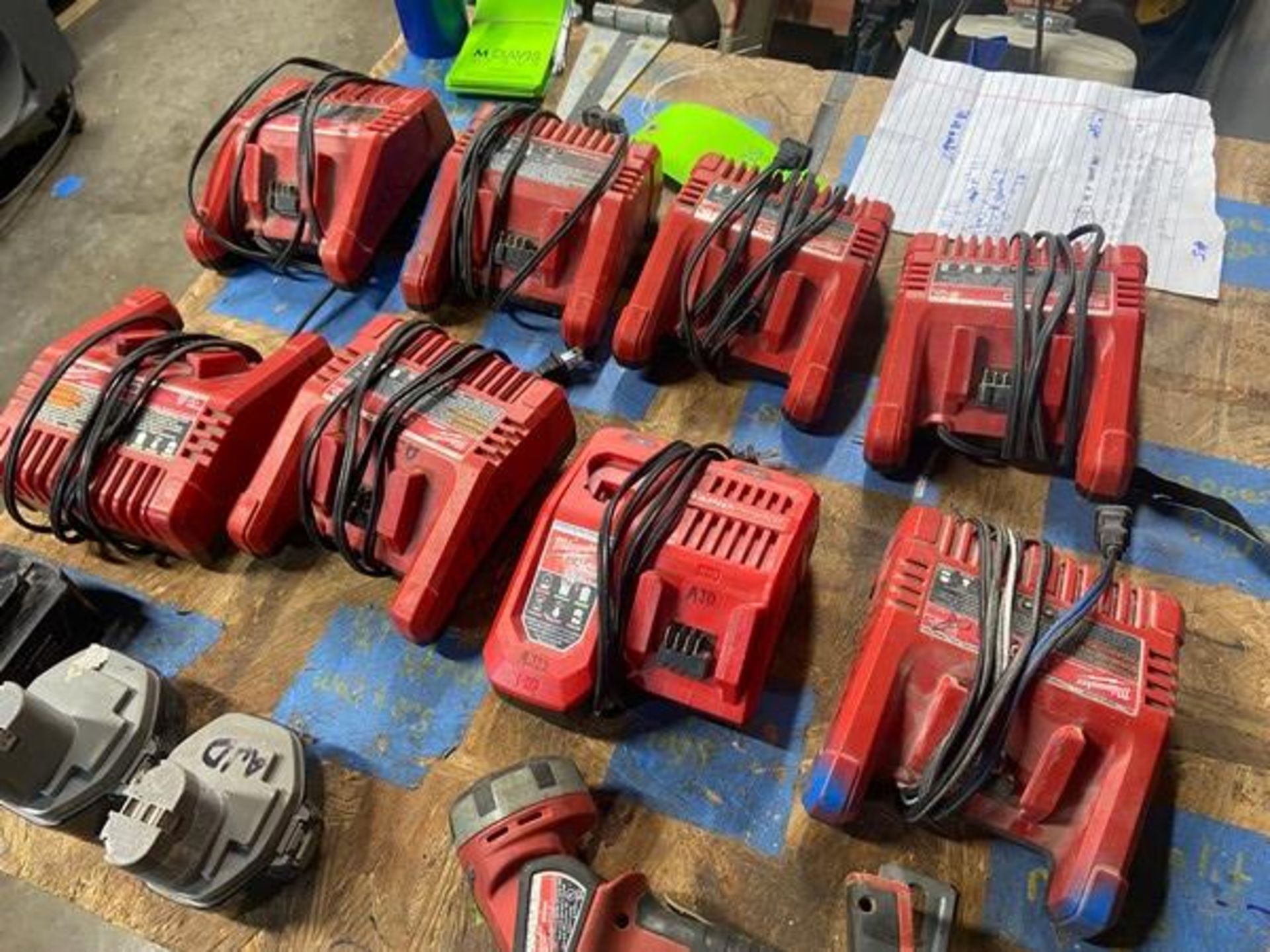 (8) Milwaukee M18 Rapid Chargers, with (1) RedLithium Battery, (2) 14.4 Volt Batteries, (1) - Bild 15 aus 18