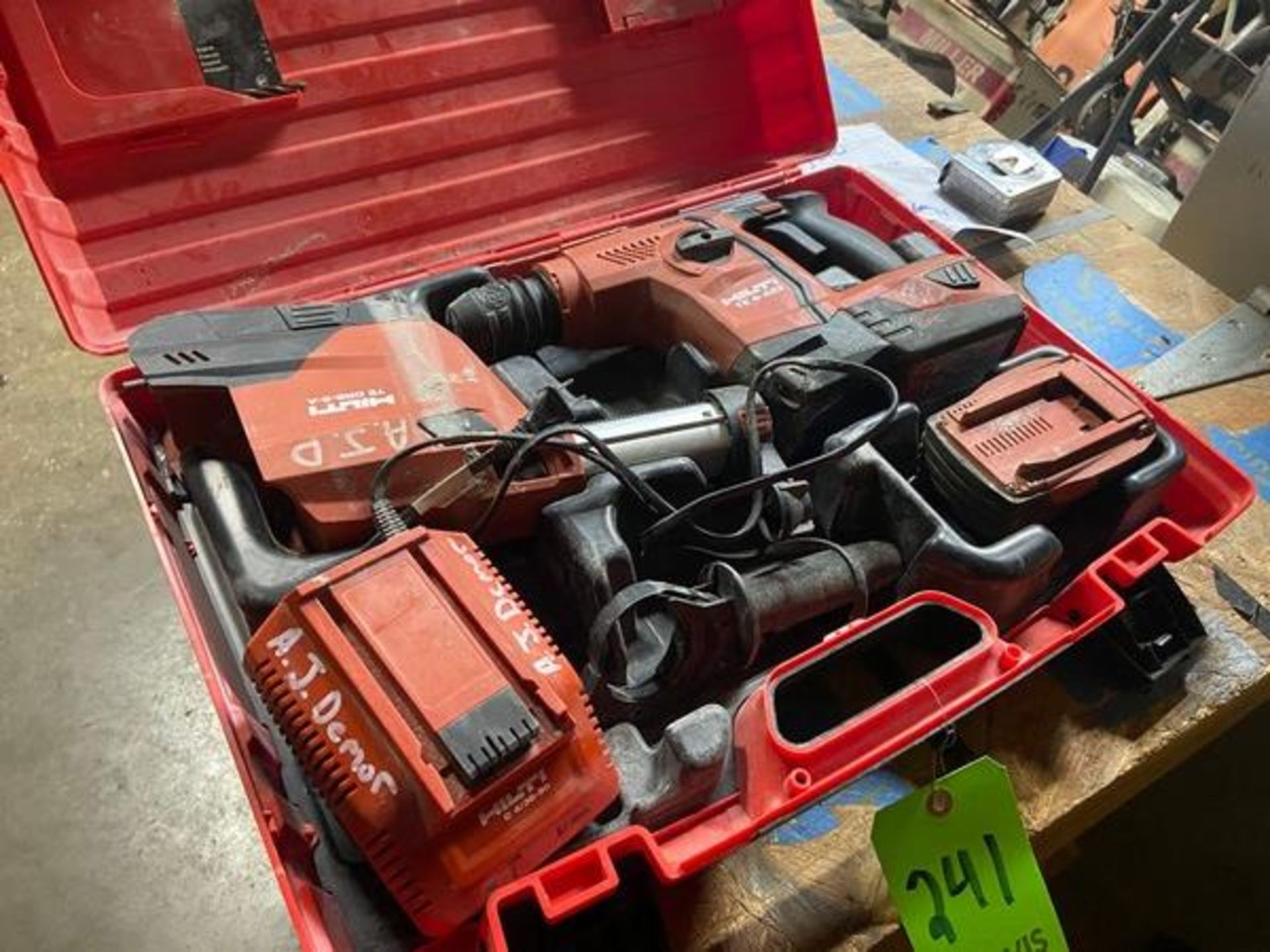 HILTI Cordless Rotary Hammer, M/N TE 6-A22, Includes Dust Removal System, M/N TETS-6-71-CA, with - Image 4 of 6