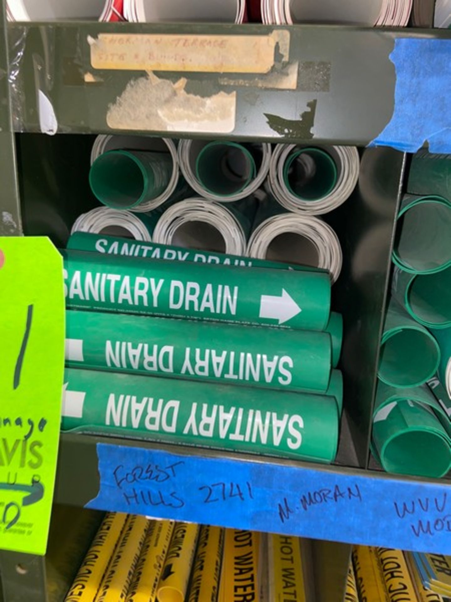 Lot of Assorted Pipe Signage, Includes Green & Yellow Signage, Labels Include Sanitary Drain, - Bild 8 aus 10