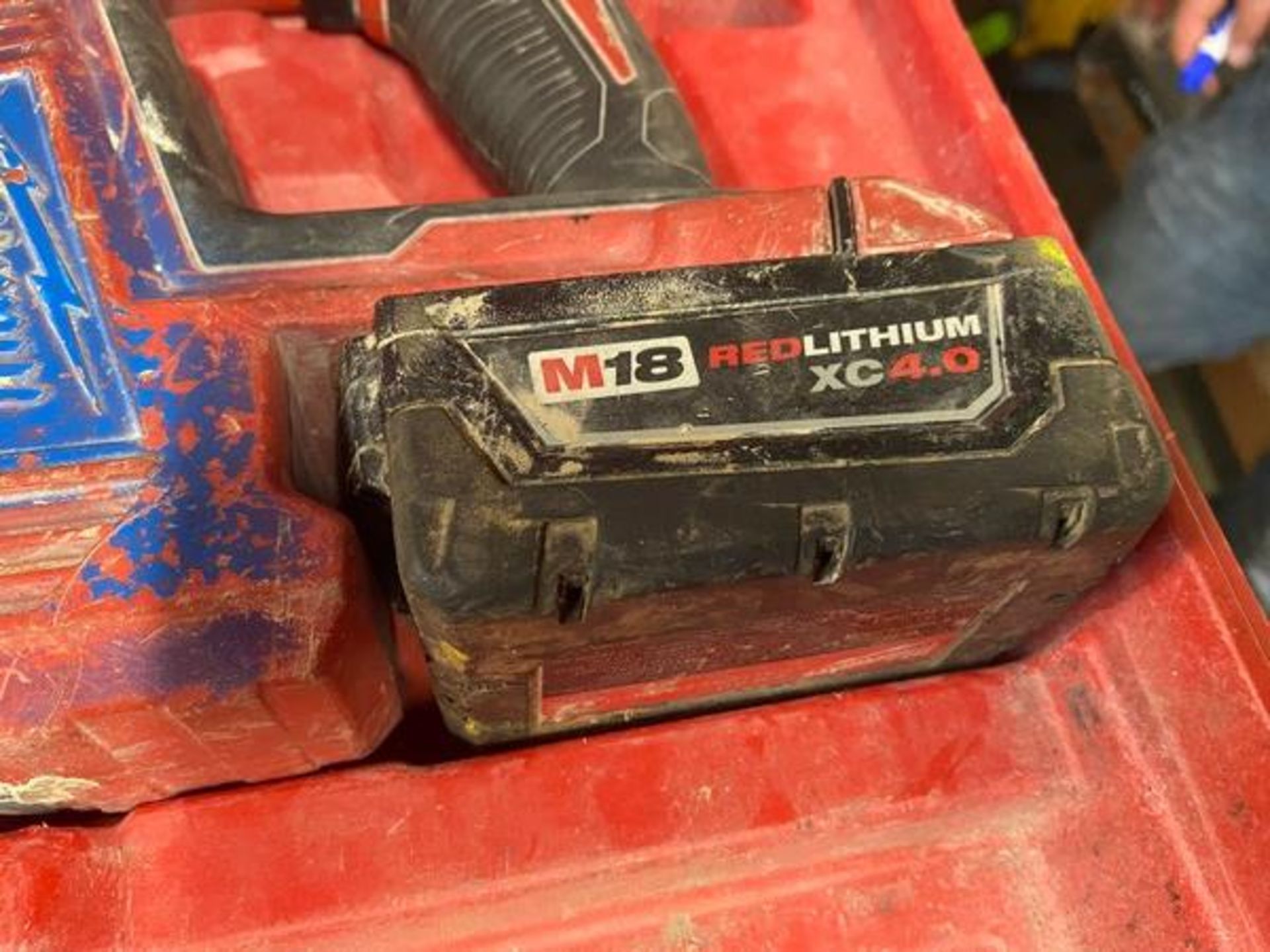 Milwaukee Cordless Hammer Drill, with Milwaukee Charger M12 M18, with RedLithium XC 4.0 Battery & - Bild 8 aus 10