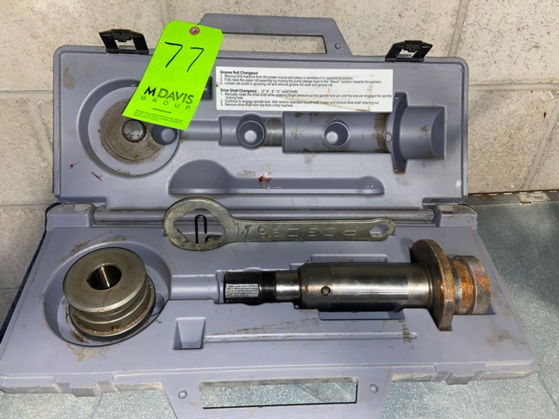 Rigid Groove Roll & Drive Shaft, with Hard Case (LOCATED IN MONROEVILLE, PA)