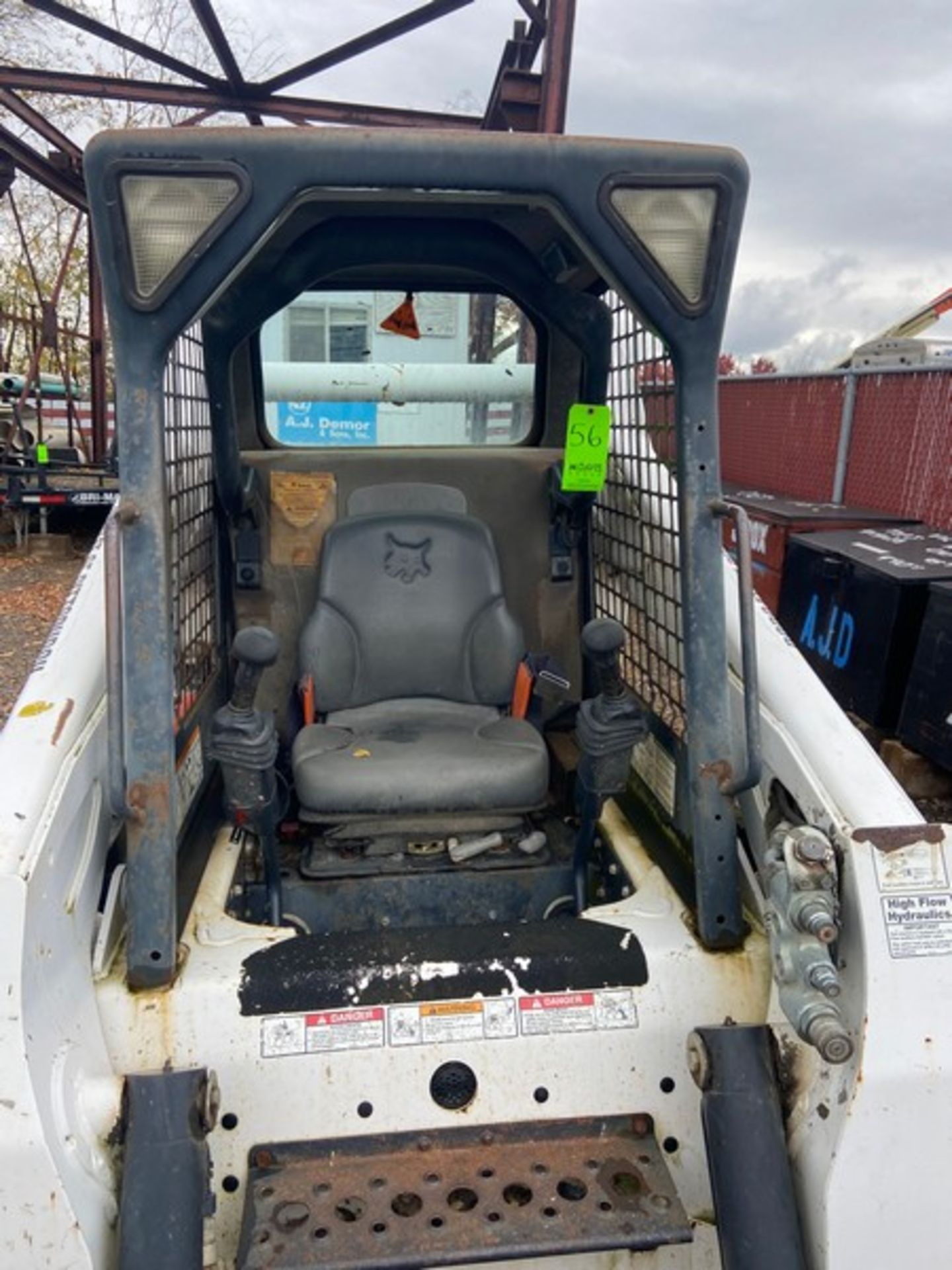 2010 Bobcat S250 Compact Skid Steer, VIN#: A5GM36985, with Fork Attachment (NOTE: DELAYED REMOVAL - Bild 5 aus 12