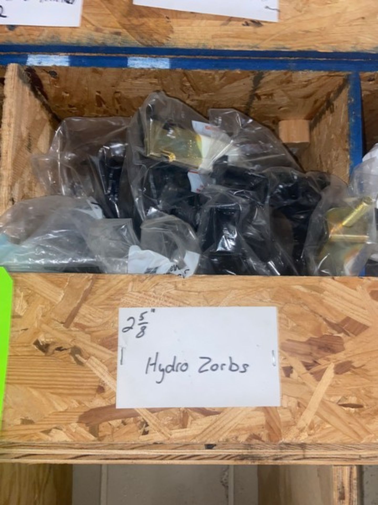 Contents of (8) Cubby’s, Includes Assortment of 5/8” Hydro Zorbs, 7/8” Hydra-Zorbs, 1-5/8” Hydro- - Bild 7 aus 9
