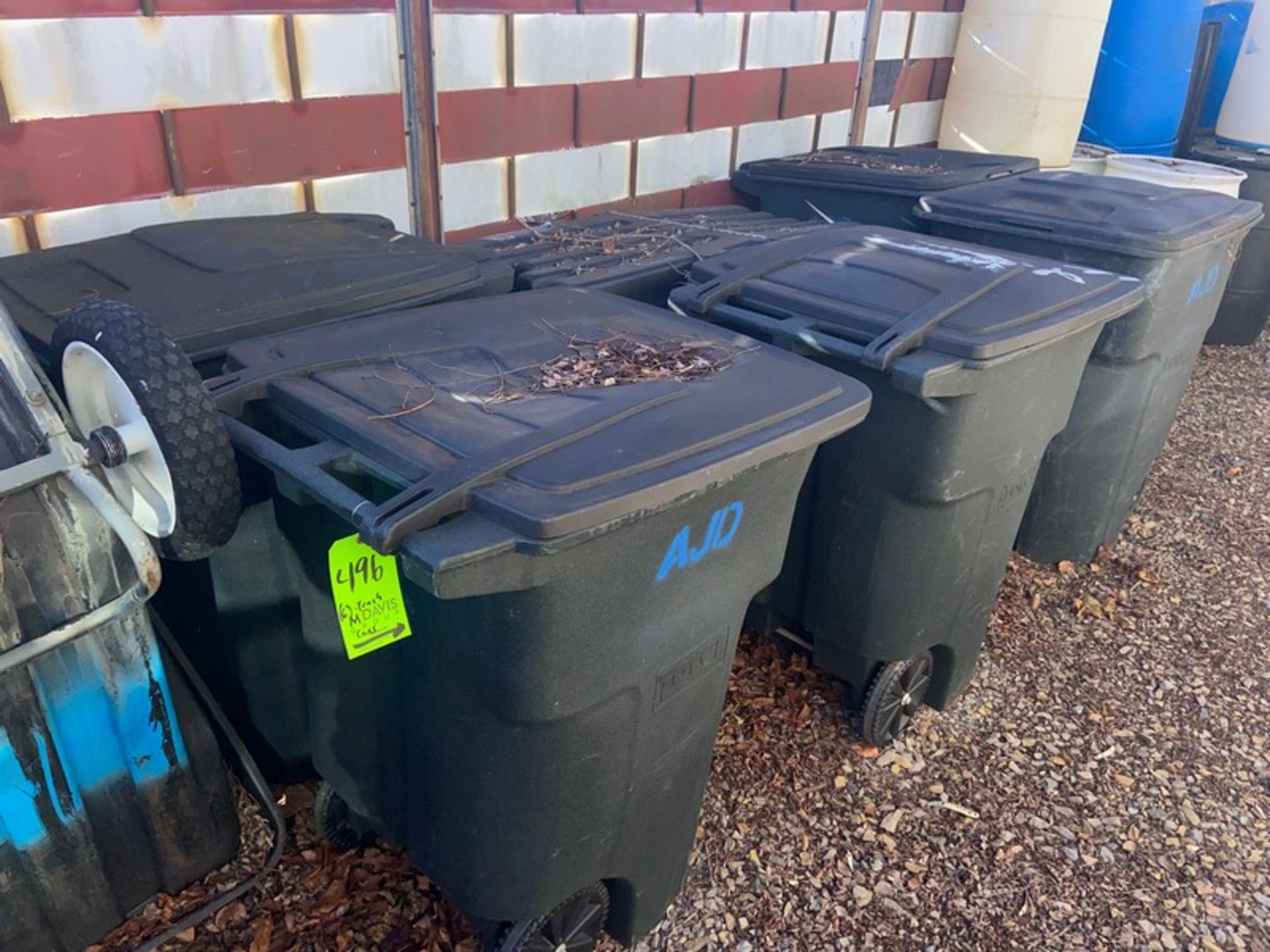 Trash Cans on Portable Wheels (LOCATED IN MONROEVILLE, PA)