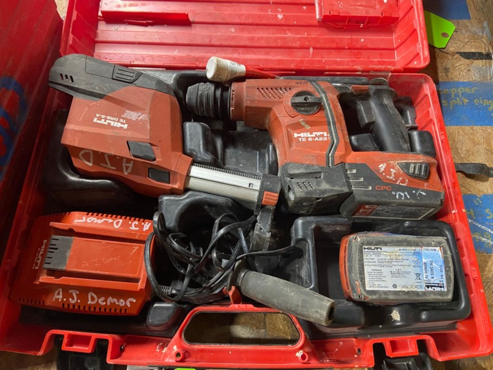 HILTI Cordless Rotary Hammer, M/N TE 6-A22, Includes Dust Removal System, M/N TETS-6-71-CA, with - Bild 9 aus 14