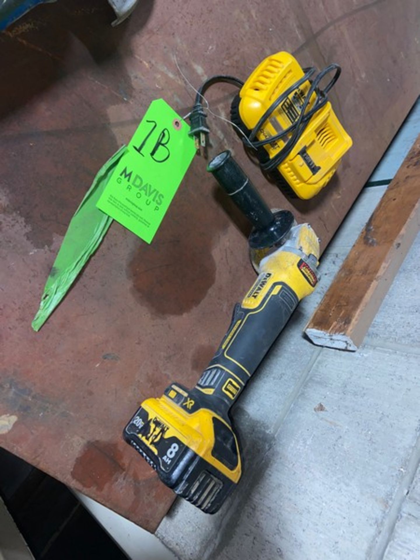 DeWalt Brushless Grinder, with 20 V Battery with Charge (LOCATED IN MONROEVILLE, PA)