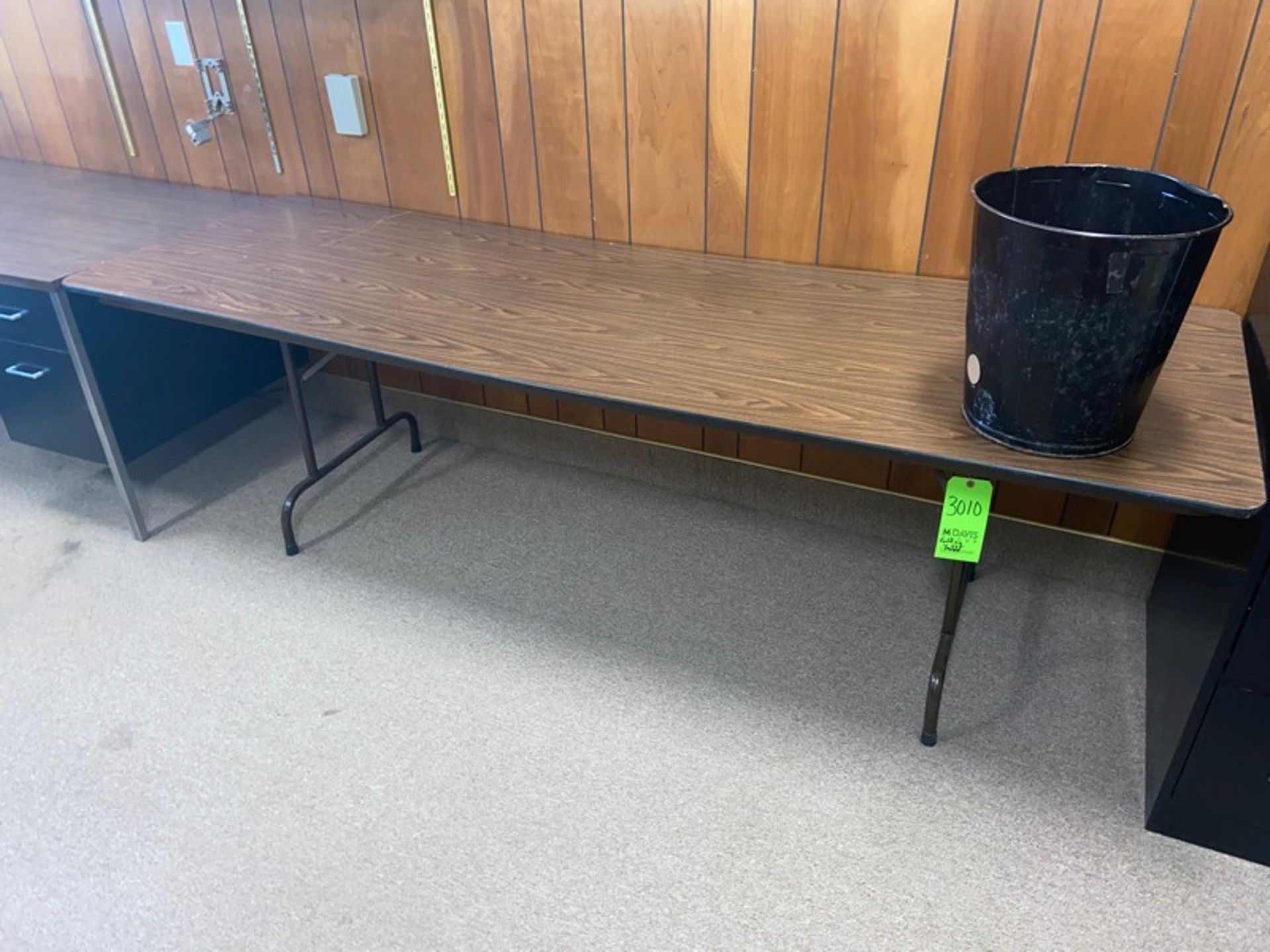 Folding Table (LOCATED IN MONROEVILLE, PA) (RIGGING, LOADING, & SITE MANAGEMENT FEE: $25.00 USD)