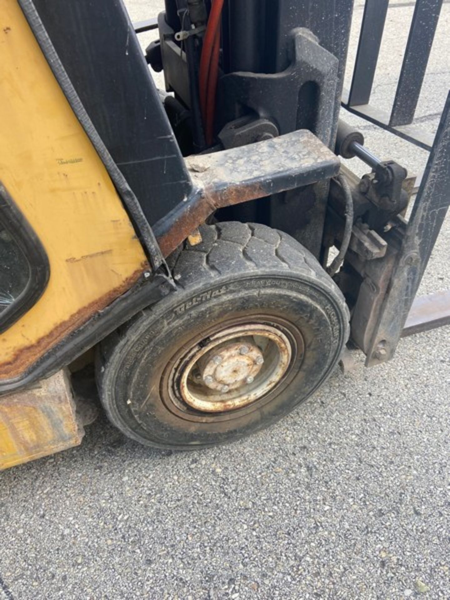 Yale 4,000 lb. Sit-Down Enclosed Forklift, M/N GLP040AFNUAE084LPS, S/N N538065, Propane Fuel, 3, - Image 7 of 14